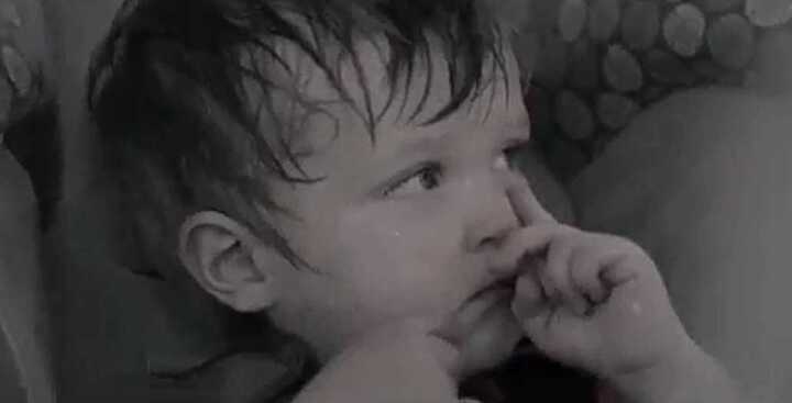 Clip: Thảm kịch khi để trẻ trong xe giữa trời nắng