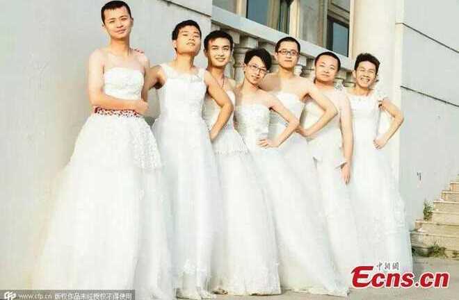 Nam sinh Trung Quốc biến hóa với váy cưới