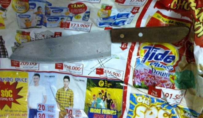 Đánh vợ con giữa đường, chém 2 người can ngăn trọng thương