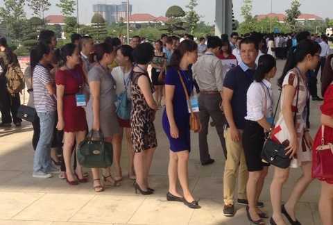 Hình ảnh trực tiếp từ trung tâm vụ 'nổ bom tấn' Bphone