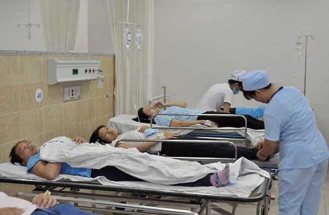 Hàng loạt người ngất xỉu ở Đồng Nai: Nhiều công nhân lại có biểu hiện bất thường