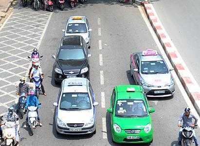 Khổ như đi taxi mùa hè