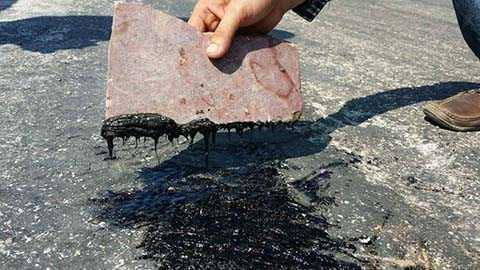 Giống Ấn Độ, đường nhựa Việt Nam cũng bị nắng nóng nung chảy