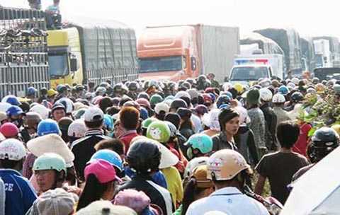 Hôm nay, tòa xử hai người thân của học sinh bị công an xã đánh chết