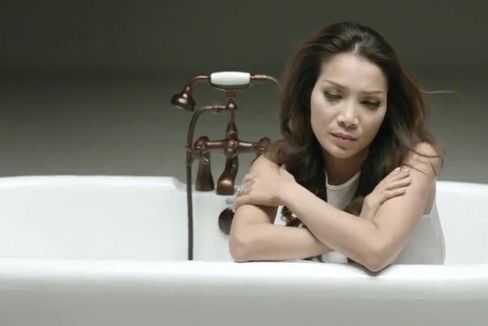 Cảnh nóng gây sốt của Hồng Ngọc