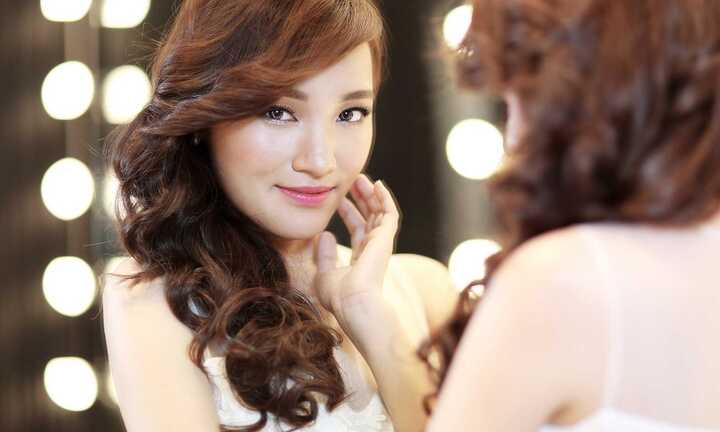 Nhật Thuỷ kể chuyện gặp bác sỹ để tư vấn phẫu thuật thẩm mỹ