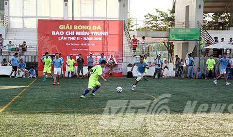 Chính thức khởi tranh Giải Bóng đá Báo chí miền Trung lần II