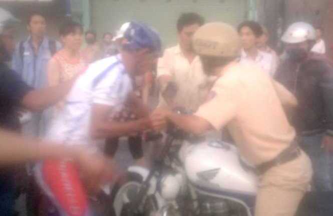 Xuất hiện clip nghi vấn CSGT rượt đuổi gây tai nạn