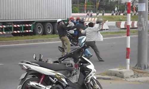 Giám đốc mỏ titan bị nhóm xin đểu đánh chết