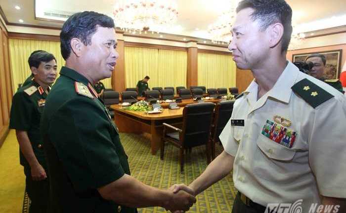 Tướng lực lượng tự vệ mặt đất Nhật Bản thăm Việt Nam