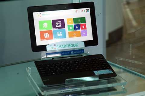 Ra mắt máy tính lai Smartbook dành cho sinh viên