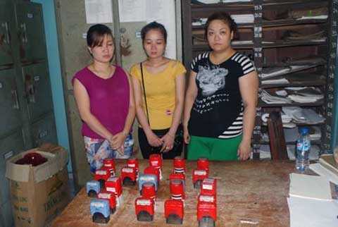 Bắt giam 3 nữ quái đất Cảng ‘vẽ’ trên hóa đơn hàng ngàn tỷ đồng