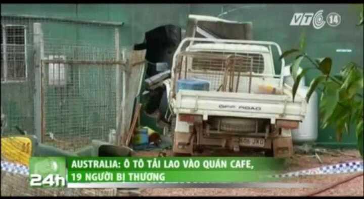Ôtô tải lao vào quán cafe, 19 người bị thương