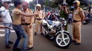 Bắt 6 người đập phá, tấn công cảnh sát