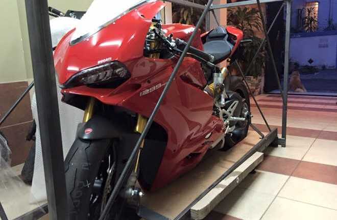 Siêu môtô Ducati 1299 Panigale S đầu tiên về Việt Nam giá 1 tỷ