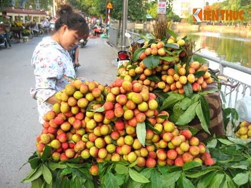 Giá vải thiều bắt đầu vào bão lao dốc?