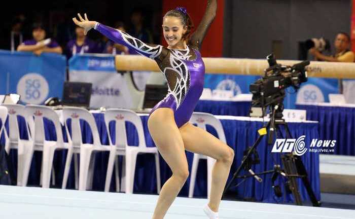 Người dân Malaysia khẩu chiến vì nữ VĐV 'khoe thân quá đà' tại SEA Games 28