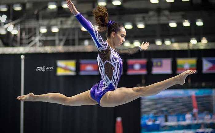 Trọn vẹn màn biểu diễn gây tranh cãi vì quá gợi cảm của mỹ nhân Malaysia