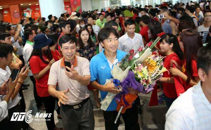 HLV Miura chinh phục trái tim người hâm mộ