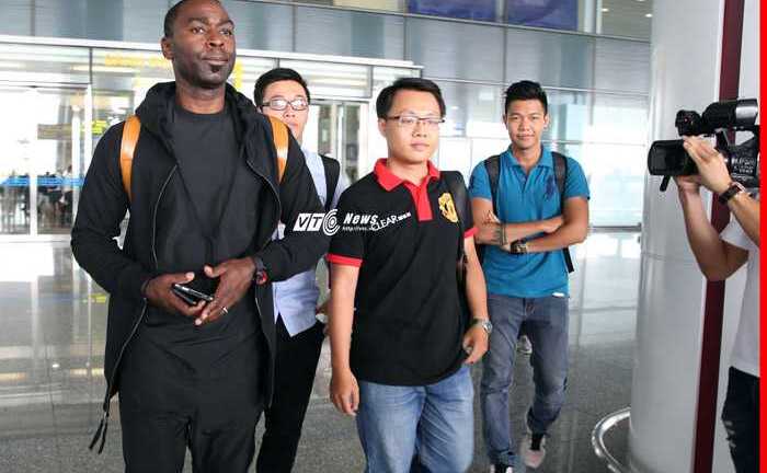 Cựu danh thủ Man Utd Andy Cole tới Việt Nam
