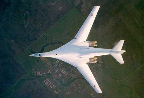 Video: Phi cơ ném bom chiến lược Tu-160 Blackjack của Nga thị uy sức mạnh