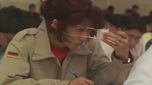 Video: Cười ngặt nghẽo với công nghệ quay cóp ‘bá đạo’ của học sinh