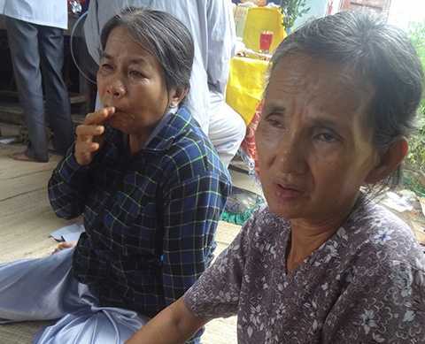 Cả gia đình 4 người chết thảm: Mẹ già khóc ngất bên thi thể con cháu