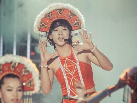 Gương mặt thân quen: Mai Quốc Việt giả gái khiến Khương Ngọc ngất xỉu