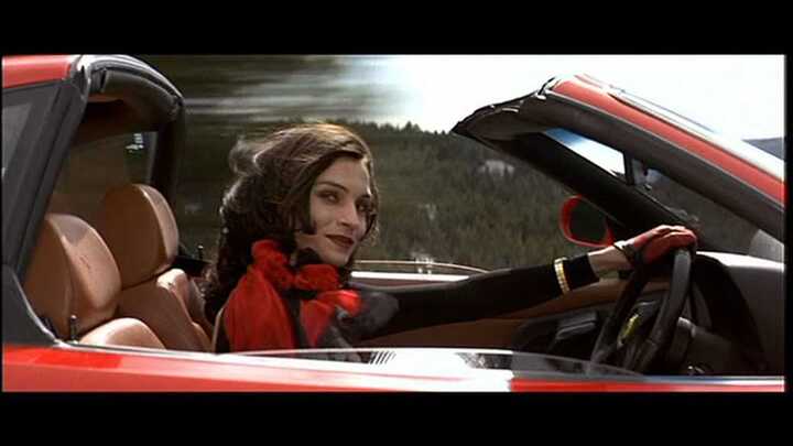 10 xe hơi 'điệu đà' cùng Bond Girl trong loạt phim 007