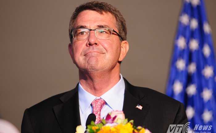 Bộ trưởng Quốc phòng Mỹ thăm châu Âu, trấn an đồng minh