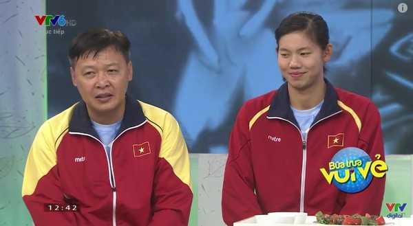 Ánh Viên ăn hết con tôm hùm 7kg trong một bữa