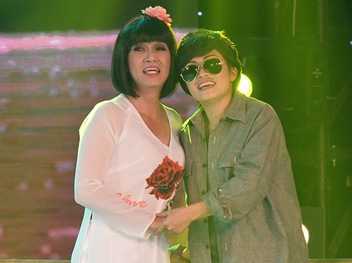 Phương Thanh giả trai ôm ấp Minh Thuận