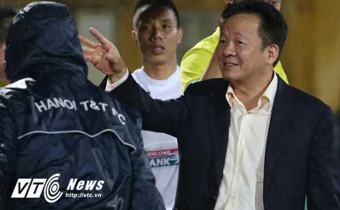 Bầu Hiển thưởng nóng 300 triệu cho Hà Nội T&T