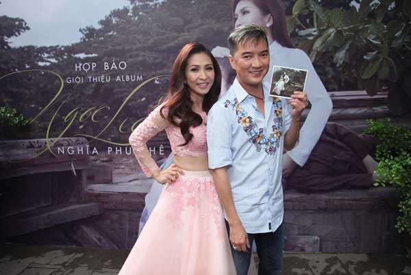 Mr Đàm móc 100 USD mua album mới của Ngọc Liên