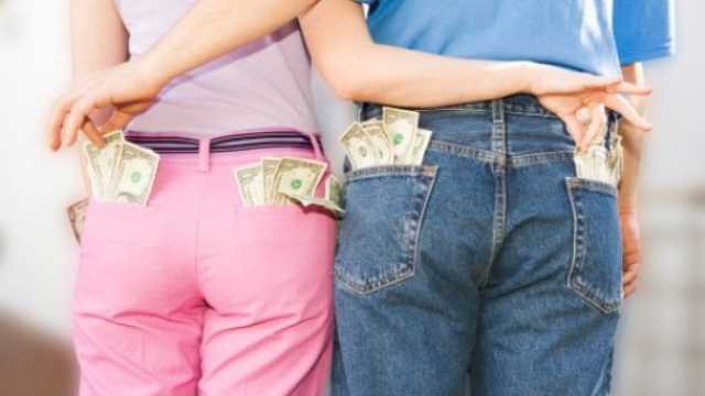 Có nên 'nộp' lương cho vợ?