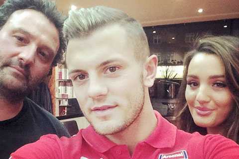 Đi cắt tóc, sao Arsenal yêu luôn con gái thợ cạo