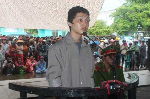 Con giết mẹ giấu xác vào lu có bị xử nhẹ?