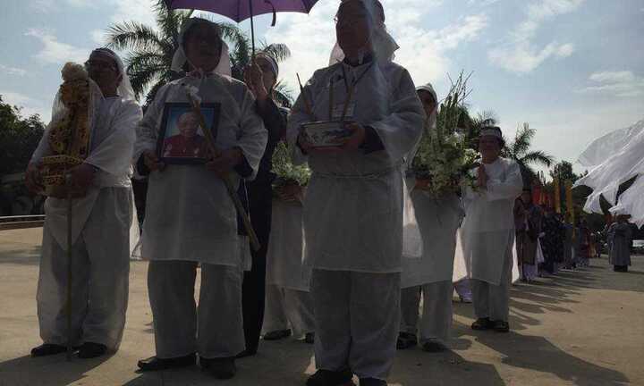 Những dòng nước mắt tiễn đưa giáo sư Trần Văn Khê