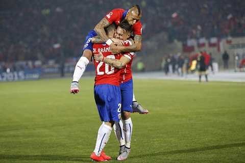 Đả bại Peru, Chile hẹn Argentina ở chung kết Copa America
