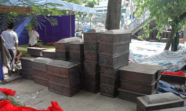 Hà Nội: Đào mương thoát nước, phát hiện 200 bộ hài cốt