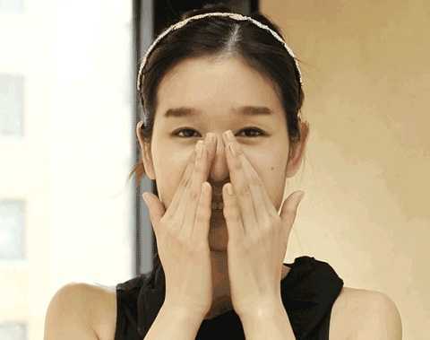 Học cách massage để có khuôn mặt V-line săn chắc như gái Hàn