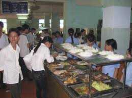 Cơm bụi đắt khách mùa thi