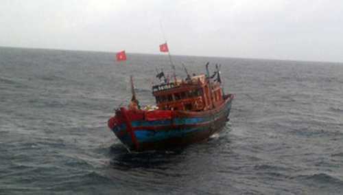 Cuộc giải cứu 8 ngư dân bị chìm tàu trong đêm 4/7