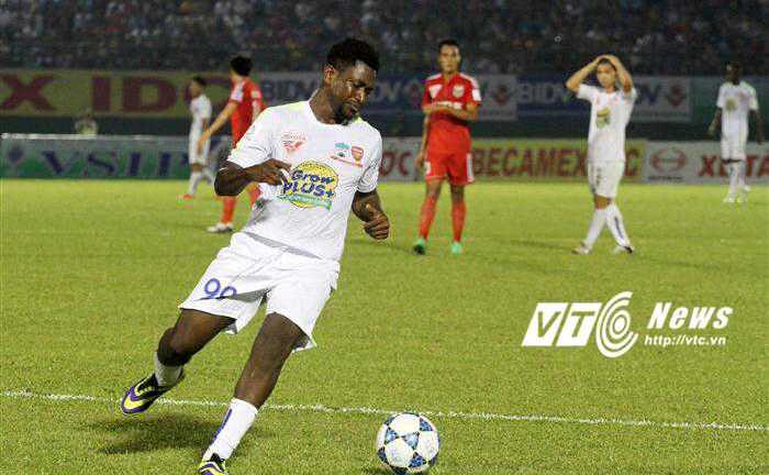 Dùng ngoại binh tại V-League: Đừng cố đua đòi kẻo chất lượng thụt lùi