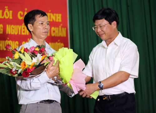 Hành động kỳ quặc của người 'ngăn' ông Chấn nhận 7,2 tỷ đồng