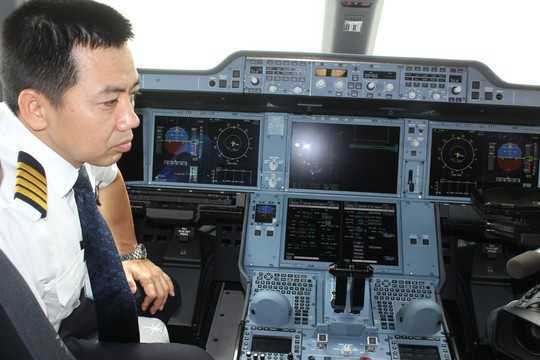 Vietnam Airlines đổ tiền tấn đào tạo phi công lái siêu máy bay