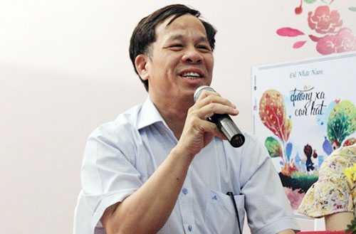 Bố thần đồng Đỗ Nhật Nam hát ru con 'ngọt lịm'