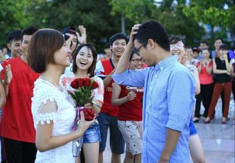 Màn tỏ tình lãng mạn của bạn trẻ Việt hay hơn phim Hàn