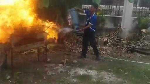 Hãi hùng kiểu nướng thịt 'thách đố thần chết' ở Thái Lan