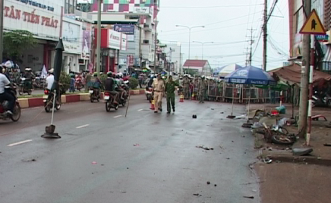 Xe khách bỏ trốn sau khi gây tai nạn khiến 3 người tử vong